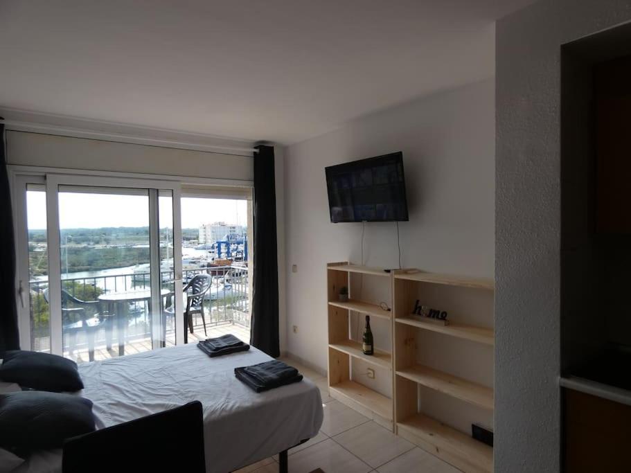 Estudio Con Vistas, *