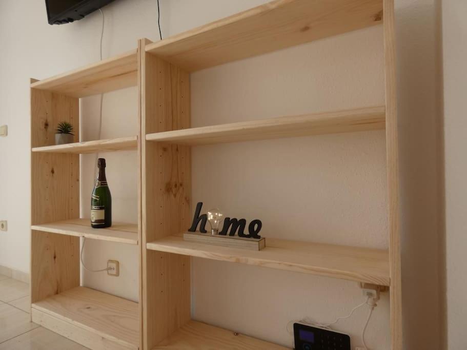 Estudio Con Vistas, Roses